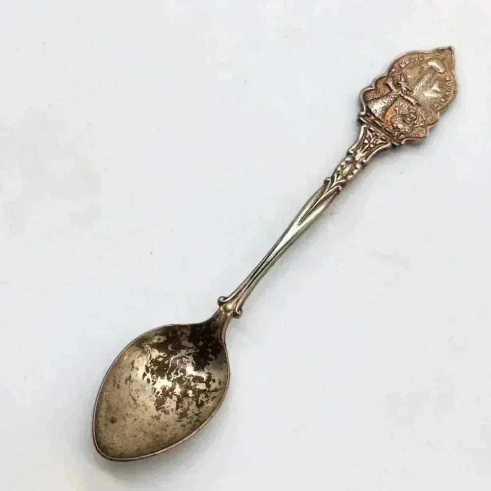 Magic Mountain Theme Park Souvenir Engraved Spoon Kitschy Cool Santa Clarita